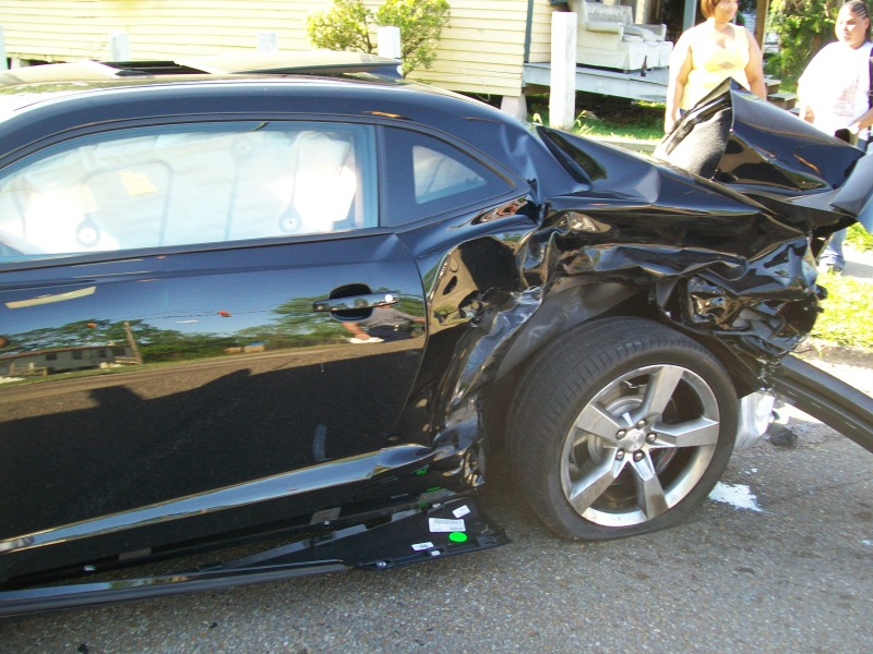 Illustration for article titled This Is What A Totaled Camaro SS Looks Like